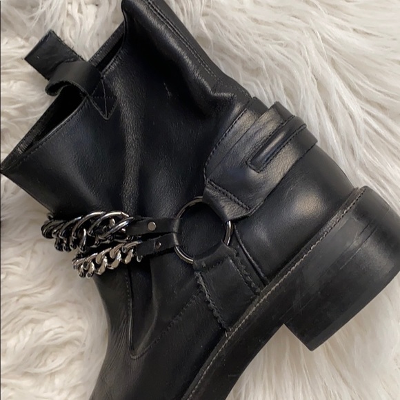 Zara black 💯 leather booties with chains - Picture 3 of 7